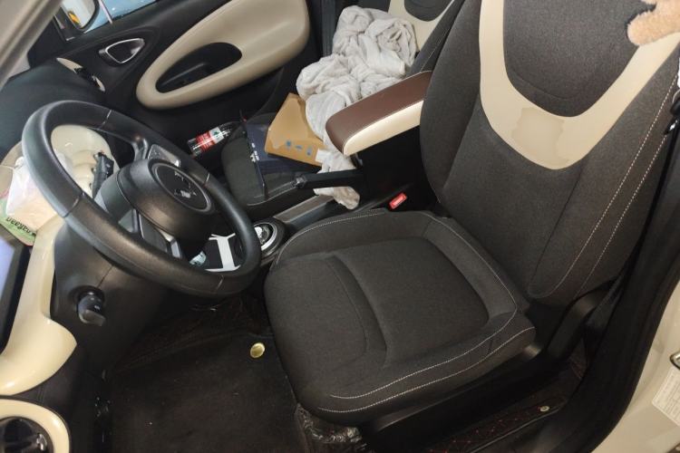 Used Wuling Bingo 2023 203km Light Edition Left Front Seat