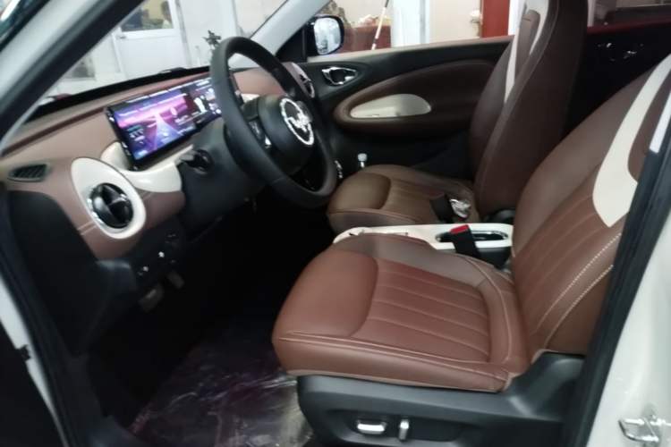 Used Wuling Bingo 2023 333 km Lingxi Connected Version Left Front Seat