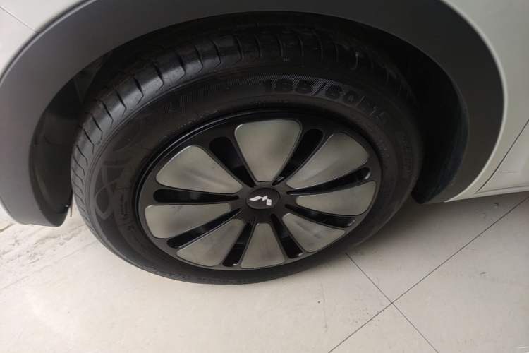 Used Wuling Bingo 2023 333 km Enjoyment Version Left Front Wheel Hub