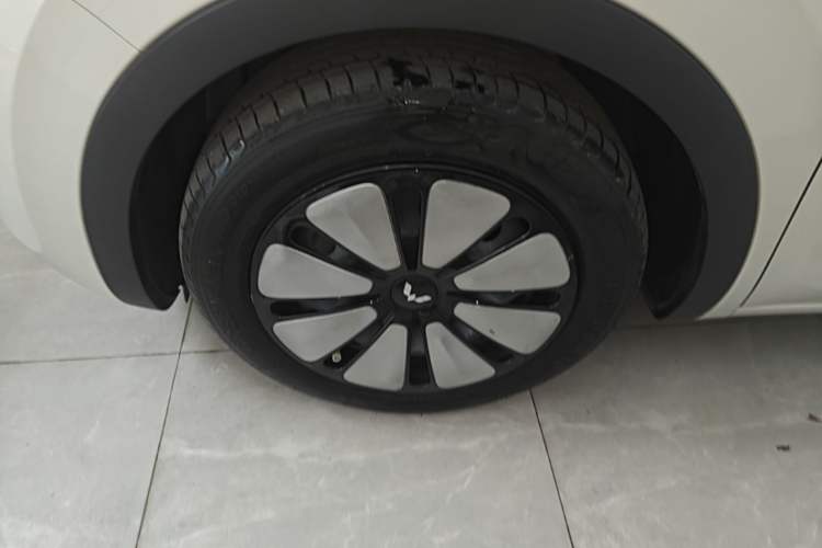 Used Wuling Bingo 2023 333km Enjoy+ Version Left Front Wheel Hub