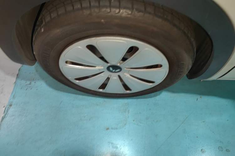 Used Wuling Bingo 2023 333 km Fast-Share Version Left Front Wheel Hub