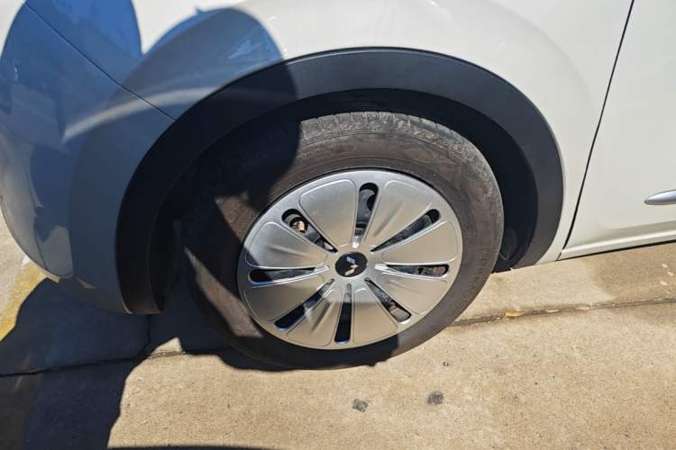 Used Wuling Bingo 2023 333 km Fast-Share Version Left Front Wheel Hub