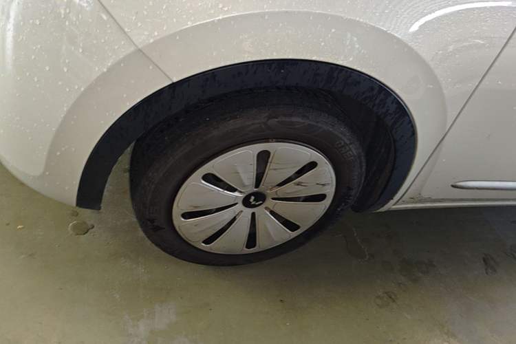 Used Wuling Bingo 2023 203km Light Edition Left Front Wheel Hub