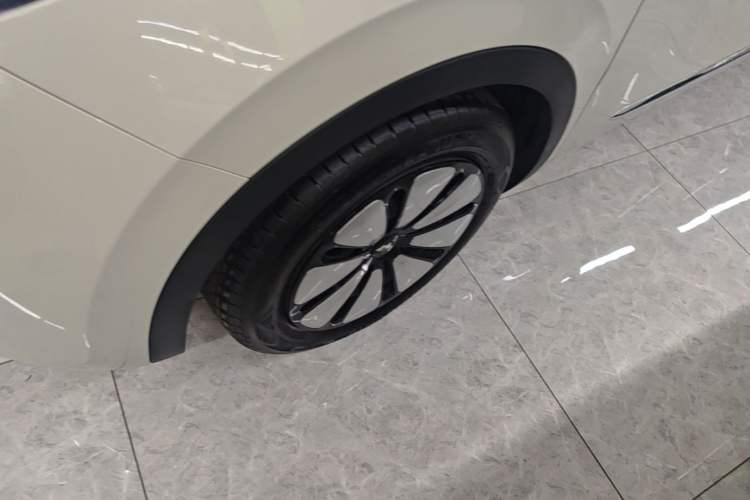Used Wuling Bingo 2023 203km Comfort Edition Left Front Wheel Hub