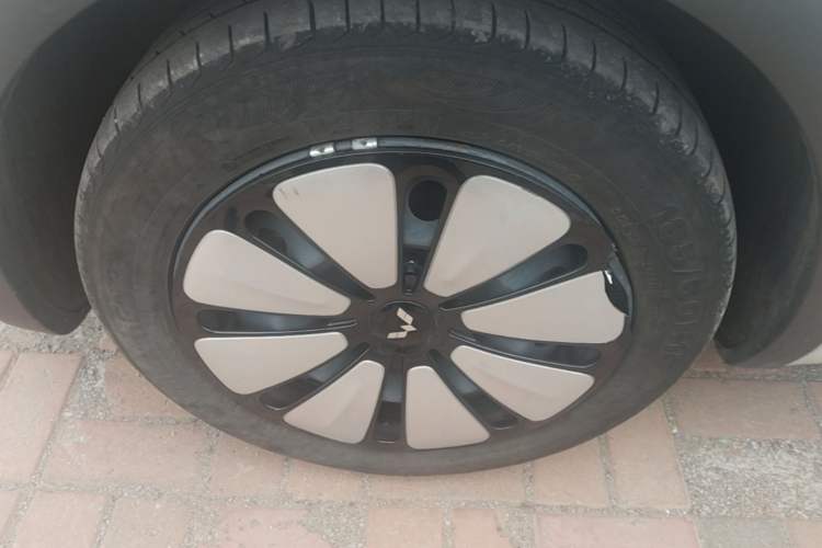 Used Wuling Bingo 2023 333 km Lingxi Connected+ Version Left Front Wheel Hub