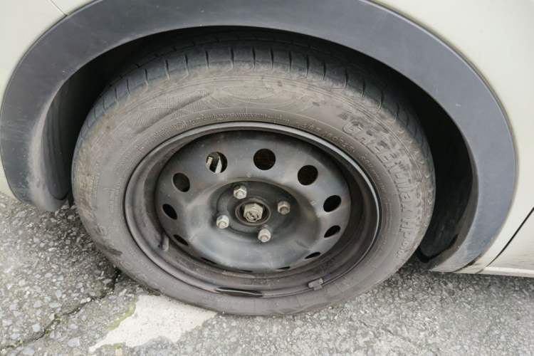 Used Wuling Bingo 2023 333 km Lingxi Connected+ Version Left Front Wheel Hub