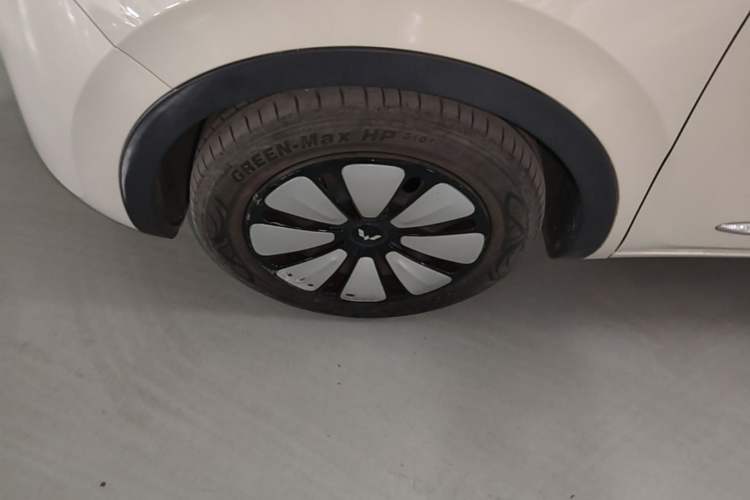 Used Wuling Bingo 2023 333 km Enjoyment Version Left Front Wheel Hub