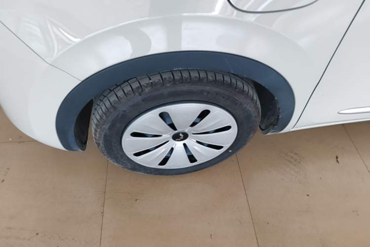 Used Wuling Bingo 2023 333 km Fast-Share Version Left Front Wheel Hub