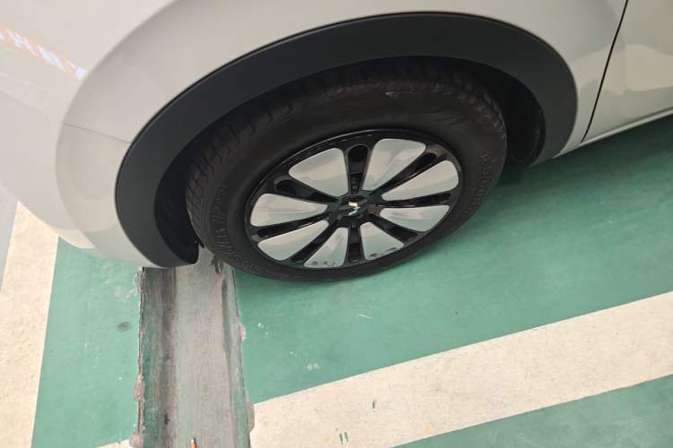 Used Wuling Bingo 2023 333km Enjoy+ Version Left Front Wheel Hub