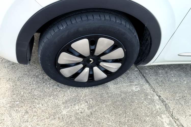 Used Wuling Bingo 2023 333 km Lingxi Connected+ Version Left Front Wheel Hub