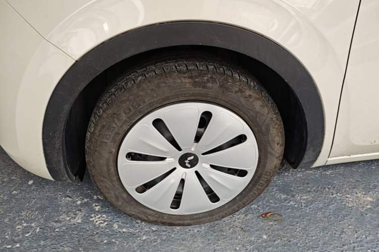 Used Wuling Bingo 2023 203km Light Edition Left Front Wheel Hub