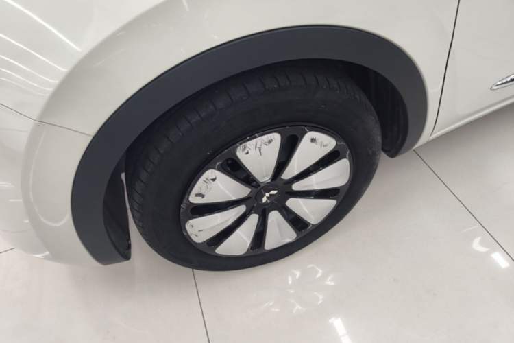 Used Wuling Bingo 2023 333km Enjoy+ Version Left Front Wheel Hub