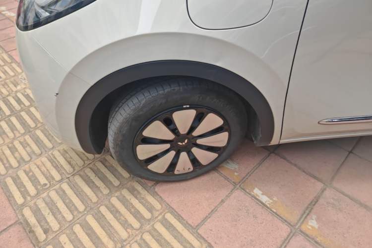 Used Wuling Bingo 2023 410 km Lingxi Deluxe Edition Left Front Wheel Hub