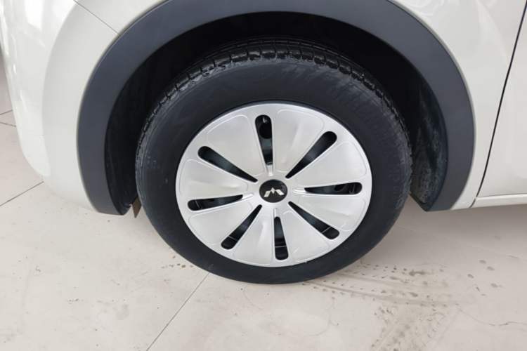 Used Wuling Bingo 2023 203km Light Edition Left Front Wheel Hub