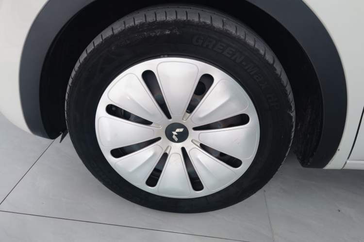 Used Wuling Bingo 2023 203km Light Edition Left Front Wheel Hub