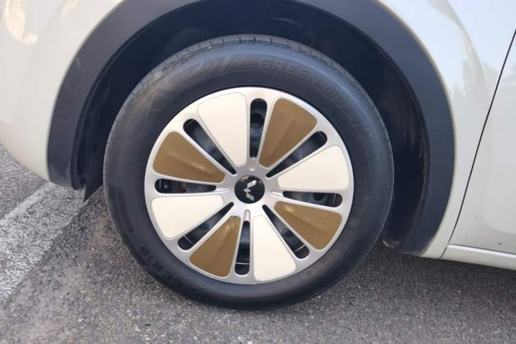 Used Wuling Bingo 2023 203km Light Edition Left Front Wheel Hub