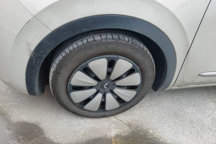 Used Wuling Bingo 2023 333 km Lingxi Connected+ Version Left Front Wheel Hub
