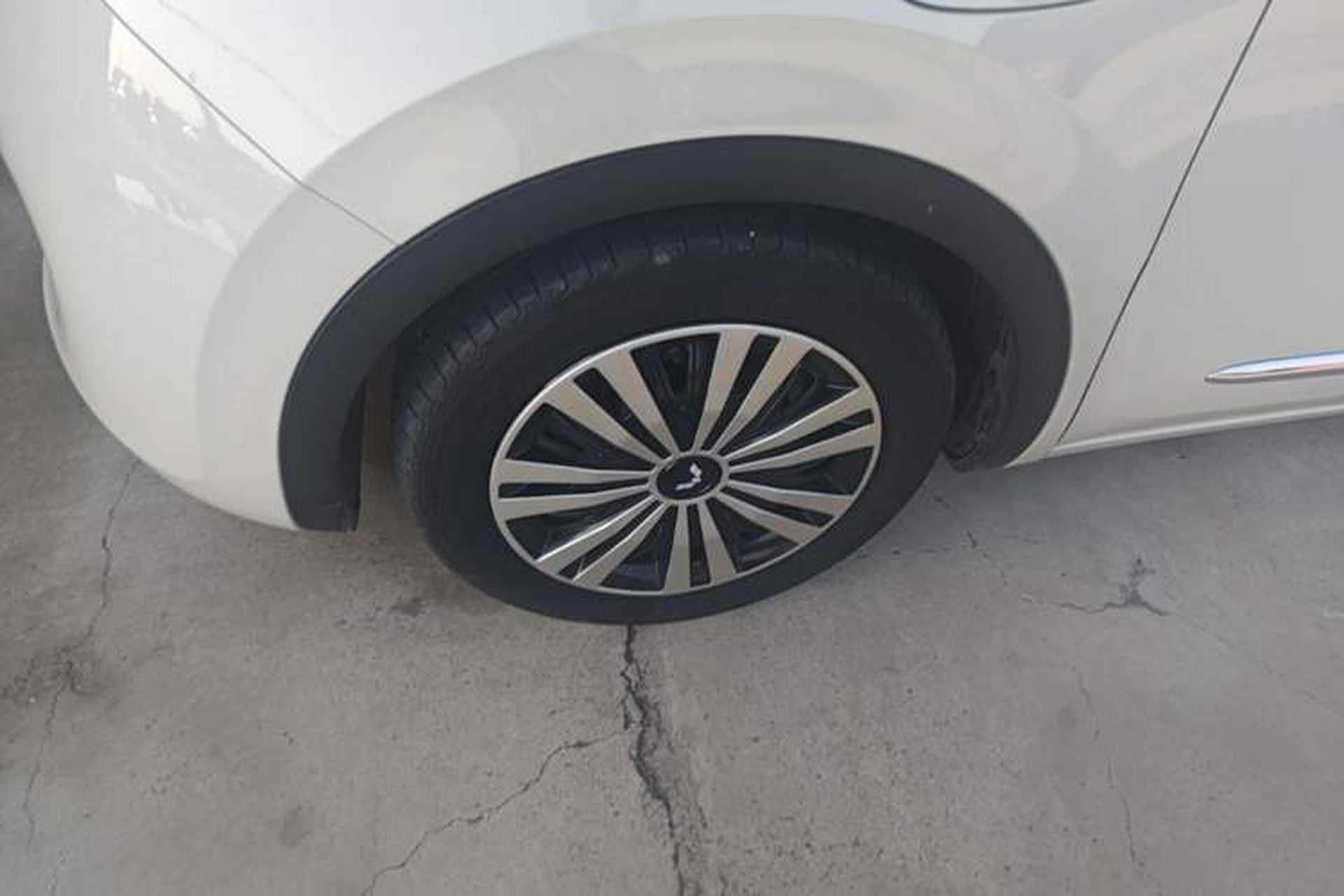 Used Wuling Bingo 2023 333 km Lingxi Connected+ Version Left Front Wheel Hub