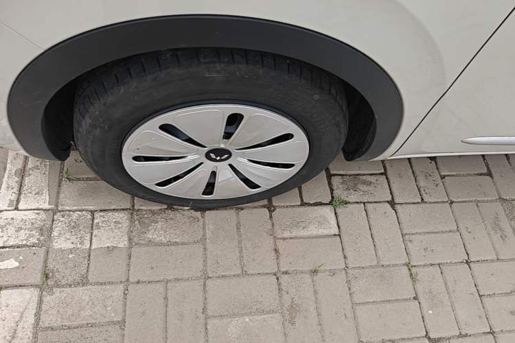 Used Wuling Bingo 2023 333 km Enjoyment Version Left Front Wheel Hub