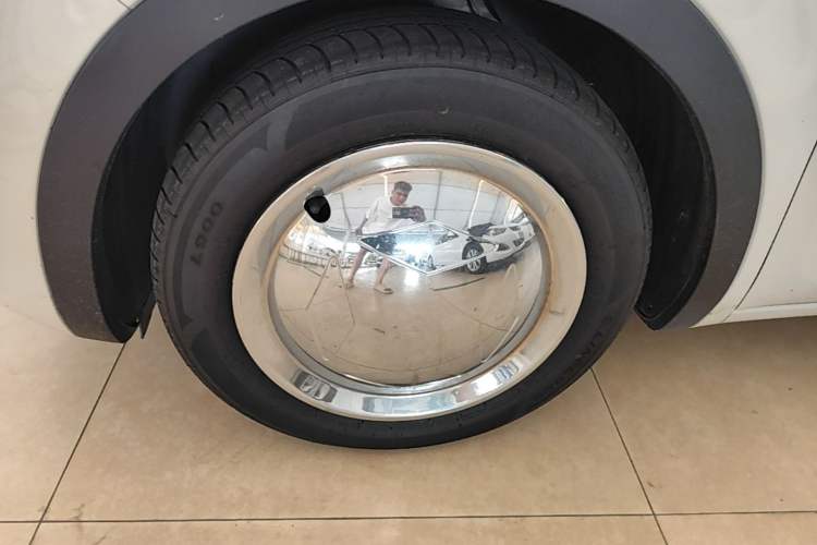Used Wuling Bingo 2023 333 km Lingxi Connected Version Left Front Wheel Hub