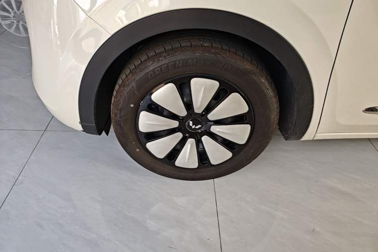 Used Wuling Bingo 2023 333 km Enjoyment Version Left Front Wheel Hub