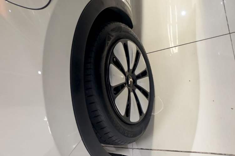 Used Wuling Bingo 2023 333km Enjoy+ Version Left Front Wheel Hub