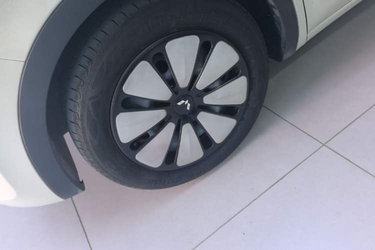 Used Wuling Bingo 2023 333km Enjoy+ Version Left Front Wheel Hub