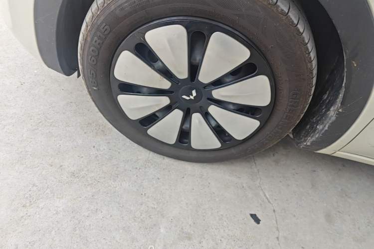 Used Wuling Bingo 2023 333 km Lingxi Connected+ Version Left Front Wheel Hub
