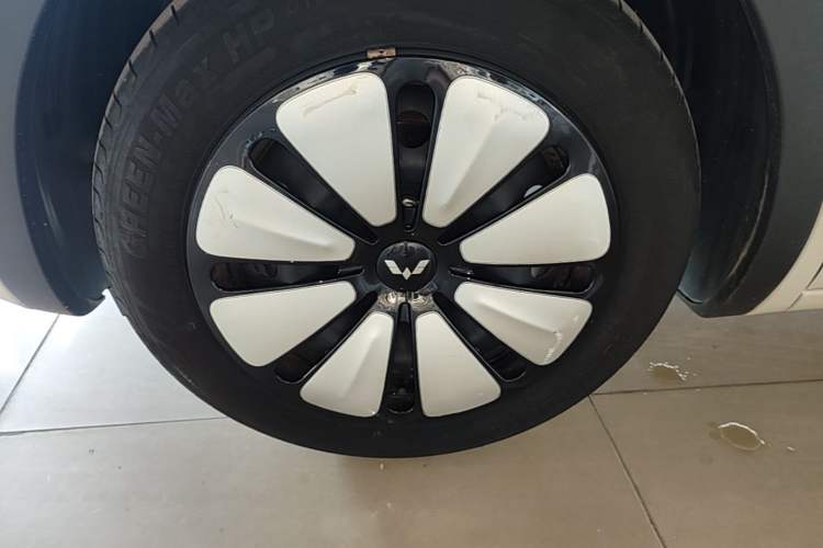 Used Wuling Bingo 2023 203km Comfort Edition Left Front Wheel Hub