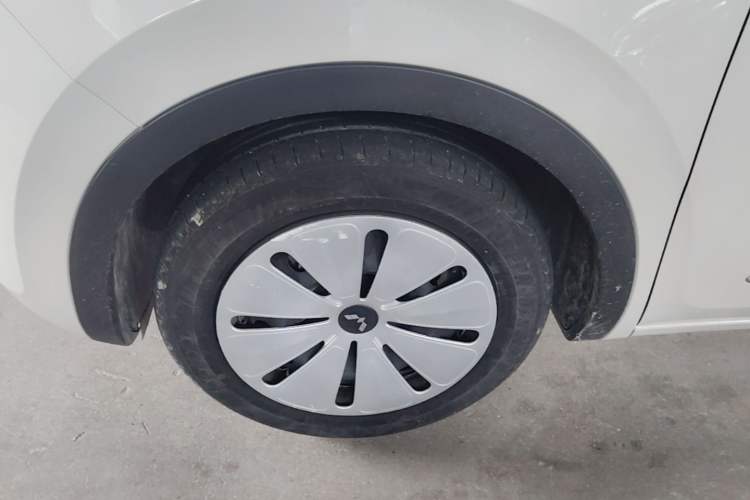 Used Wuling Bingo 2023 203km Light Edition Left Front Wheel Hub