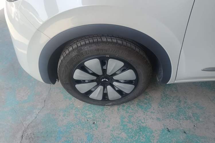 Used Wuling Bingo 2023 203km Comfort Edition Left Front Wheel Hub