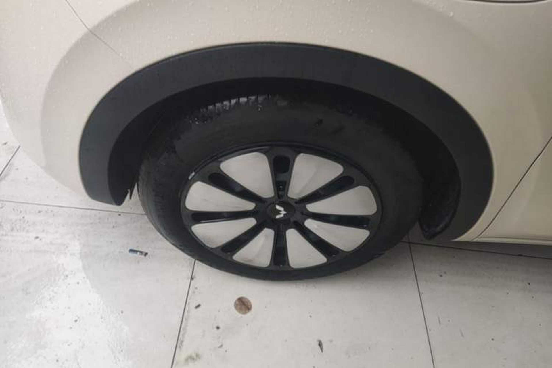 Used Wuling Bingo 2023 410 km Lingxi Deluxe Edition Left Front Wheel Hub