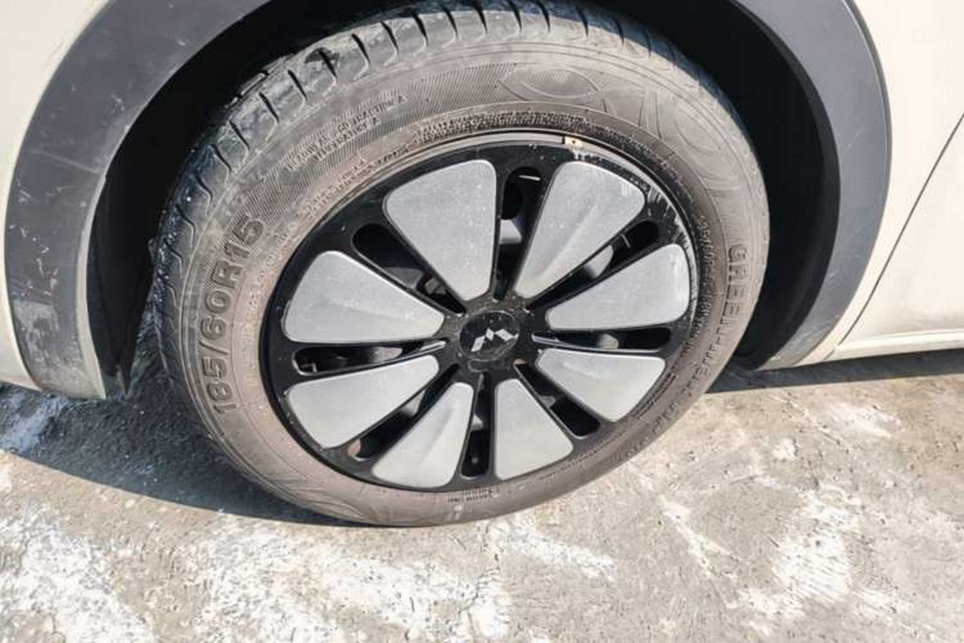 Used Wuling Bingo 2023 333 km Enjoyment Version Left Front Wheel Hub