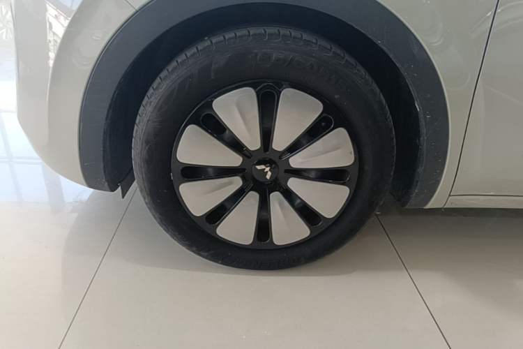 Used Wuling Bingo 2023 333 km Enjoyment Version Left Front Wheel Hub