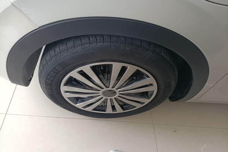 Used Wuling Bingo 2023 333 km Lingxi Connected Version Left Front Wheel Hub