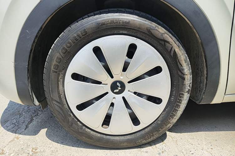 Used Wuling Bingo 2023 203km Light Edition Left Front Wheel Hub