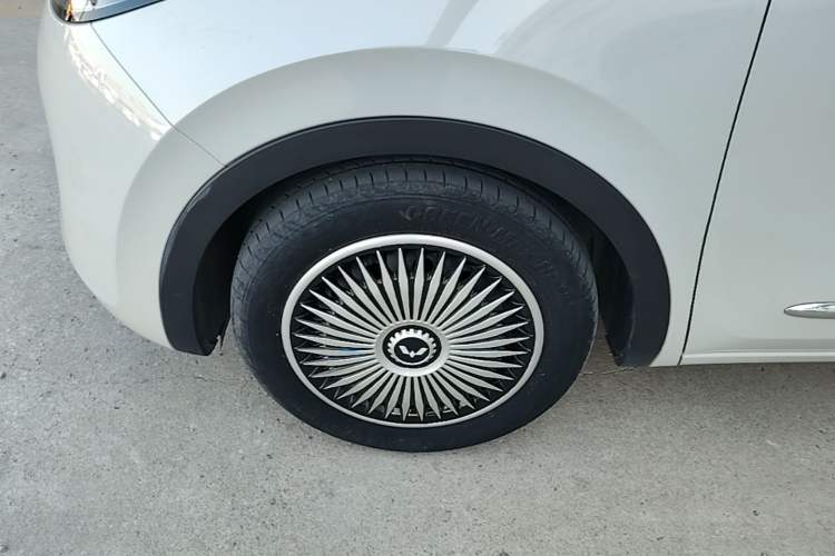 Used Wuling Bingo 2023 203km Comfort Edition Left Front Wheel Hub