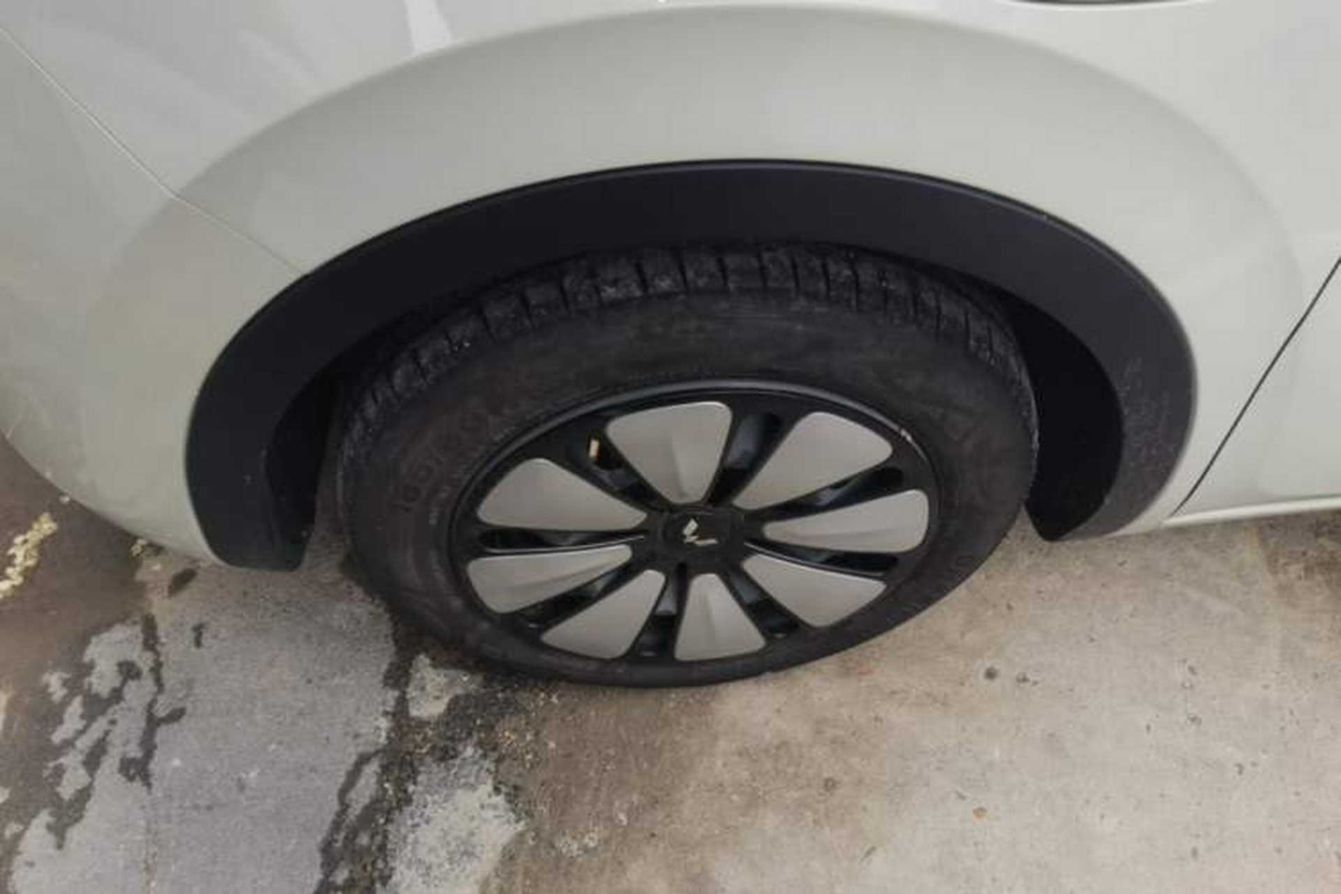 Used Wuling Bingo 2023 333 km Lingxi Connected+ Version Left Front Wheel Hub