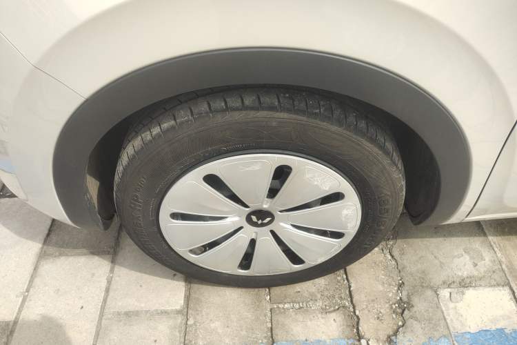 Used Wuling Bingo 2023 333 km Fast-Share Version Left Front Wheel Hub