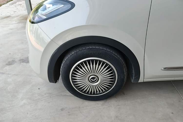 Used Wuling Bingo 2023 203km Comfort Edition Left Front Wheel Hub
