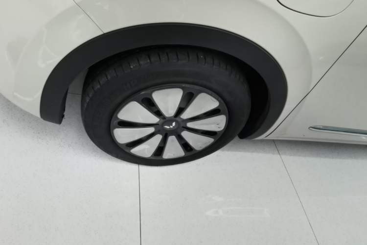 Used Wuling Bingo 2023 333 km Lingxi Connected+ Version Left Front Wheel Hub