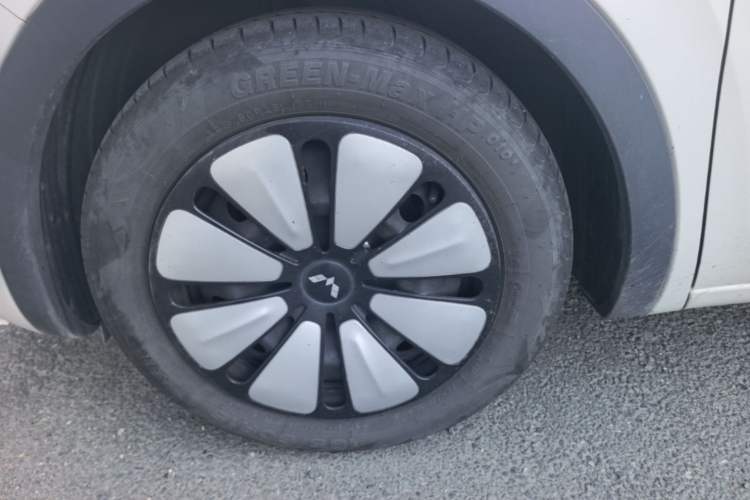 Used Wuling Bingo 2023 203km Comfort Edition Left Front Wheel Hub