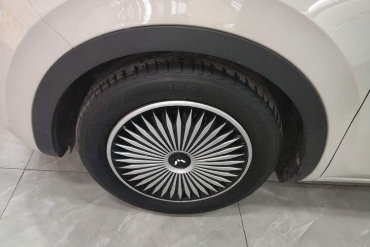 Used Wuling Bingo 2023 333 km Lingxi Connected Version Left Front Wheel Hub