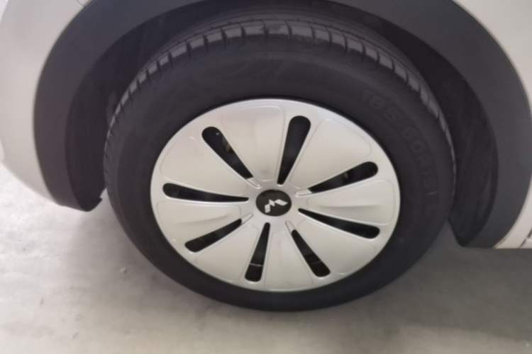 Used Wuling Bingo 2023 203km Light Edition Left Front Wheel Hub
