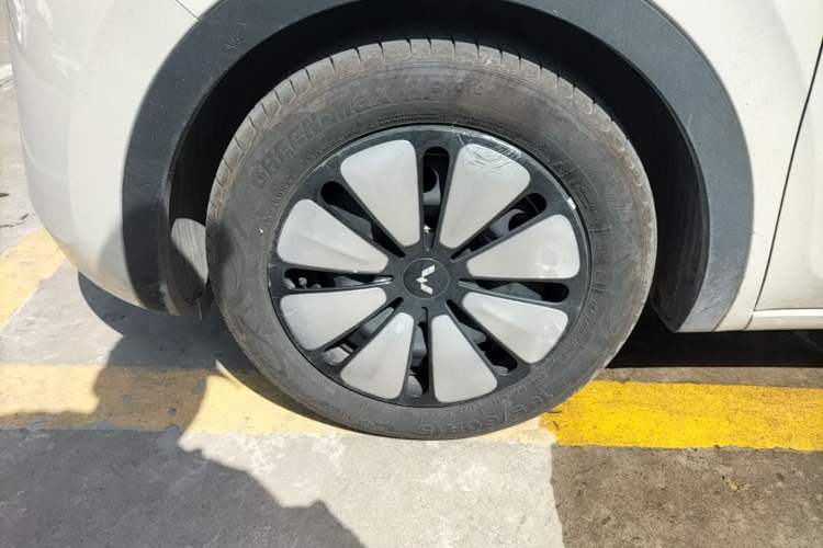 Used Wuling Bingo 2023 333km Enjoy+ Version Left Front Wheel Hub