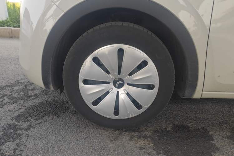 Used Wuling Bingo 2023 203km Light Edition Left Front Wheel Hub