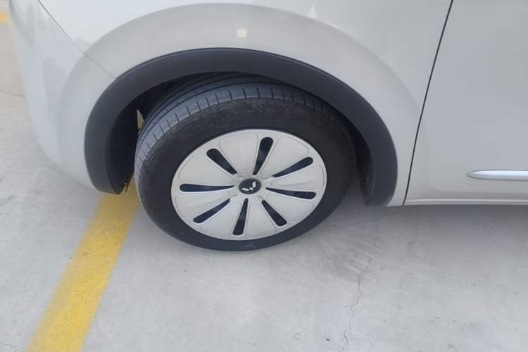 Used Wuling Bingo 2023 203km Light Edition Left Front Wheel Hub