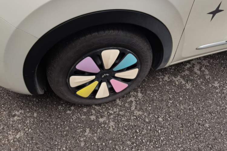 Used Wuling Bingo 2023 333 km Enjoyment Version Left Front Wheel Hub