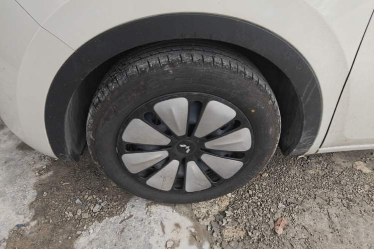 Used Wuling Bingo 2023 333 km Lingxi Connected+ Version Left Front Wheel Hub
