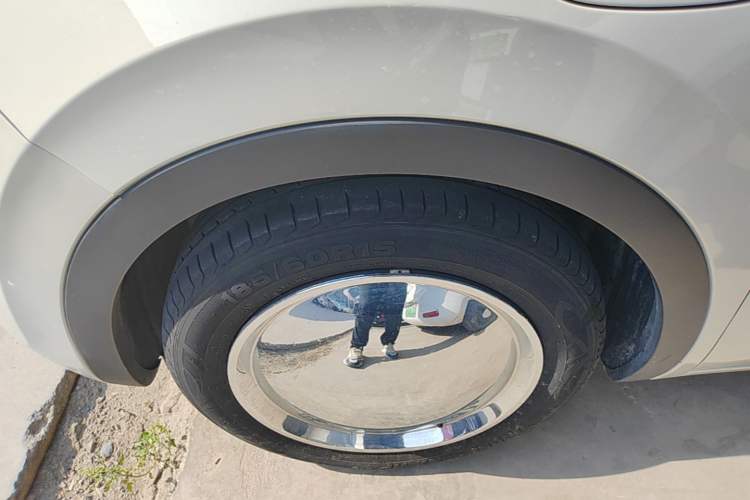 Used Wuling Bingo 2023 333 km Lingxi Connected+ Version Left Front Wheel Hub